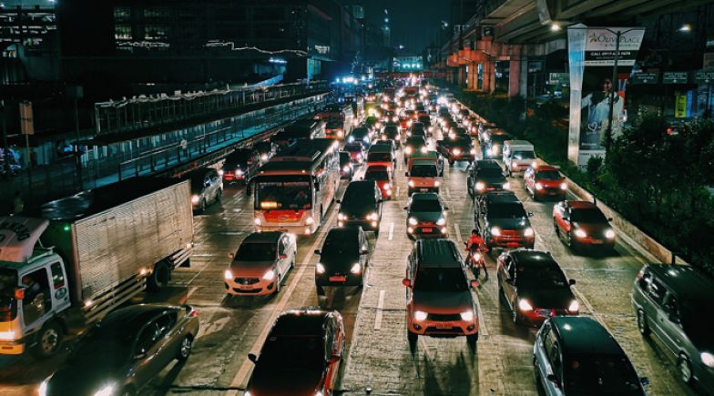 Traffic on expressway